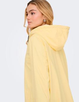 Chubasquero Only Newellen amarillo